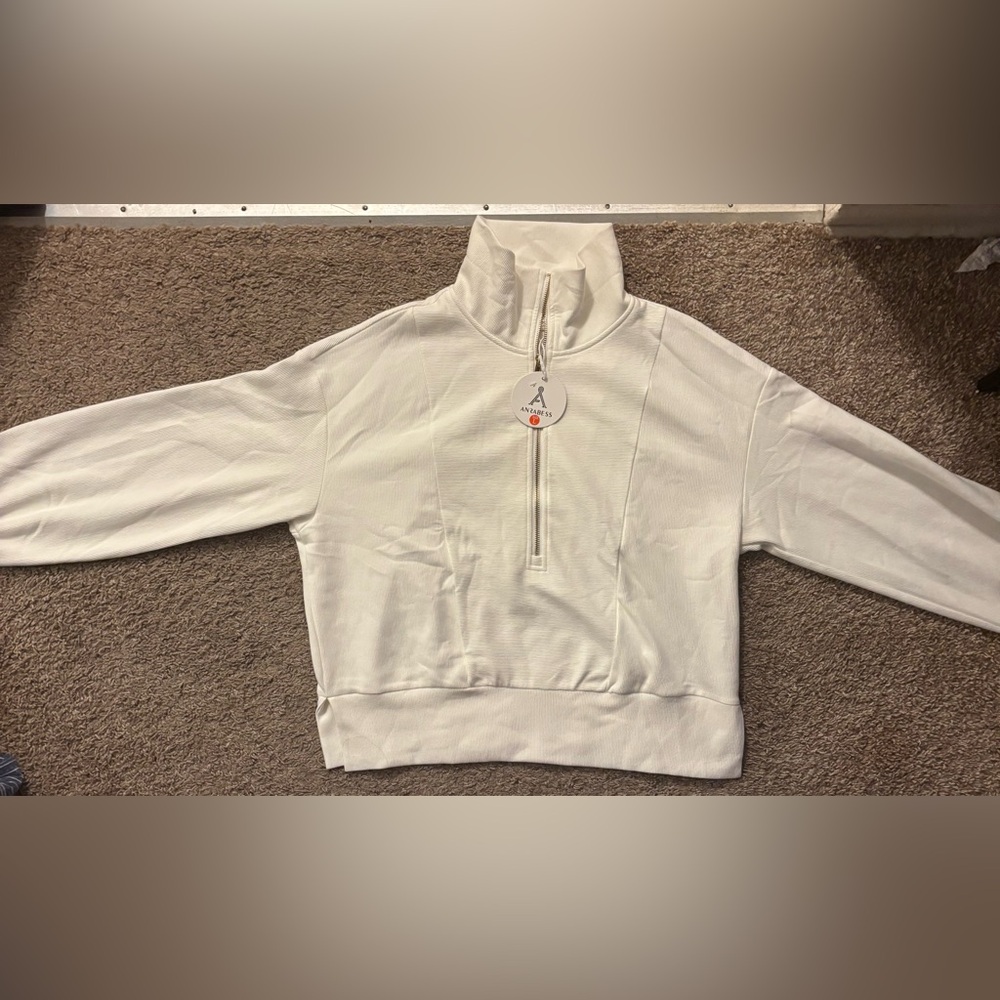 Anrabess NWT Woman’s Lg White Long Sleeve Ribbed Gold Half Zip sweatshirt NEW